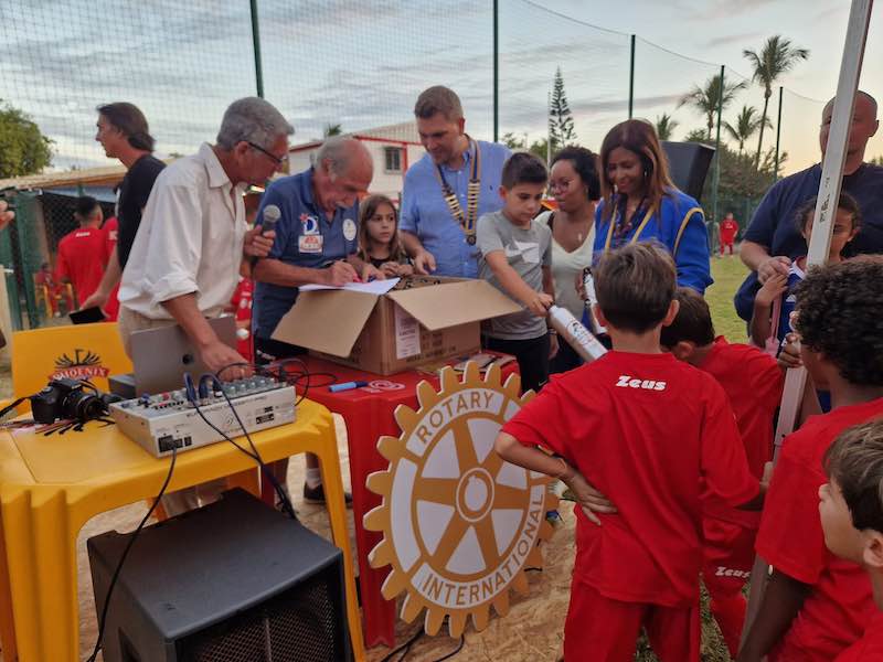 Notre engagement pour la planète à travers le Sport : Une Journée Inoubliable avec l’école de foot de La Saline Les Bains